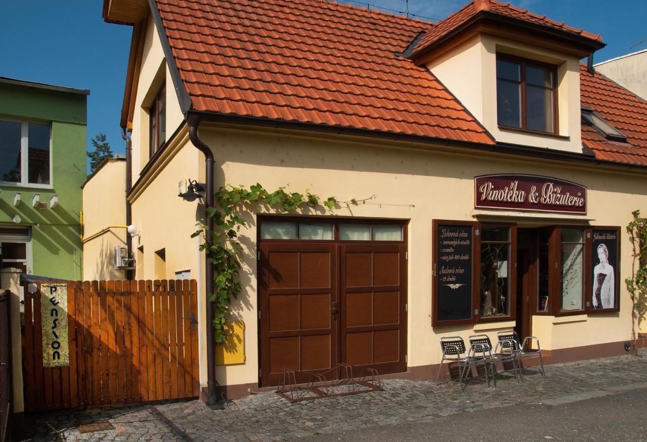 Penzion U Vinoteky Nymburk Exterior foto